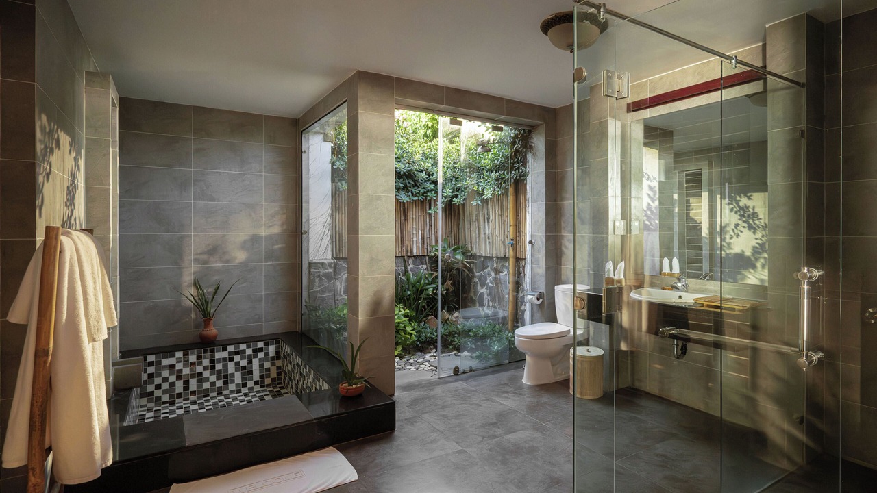 Photo of Bathroom in Old Quarter