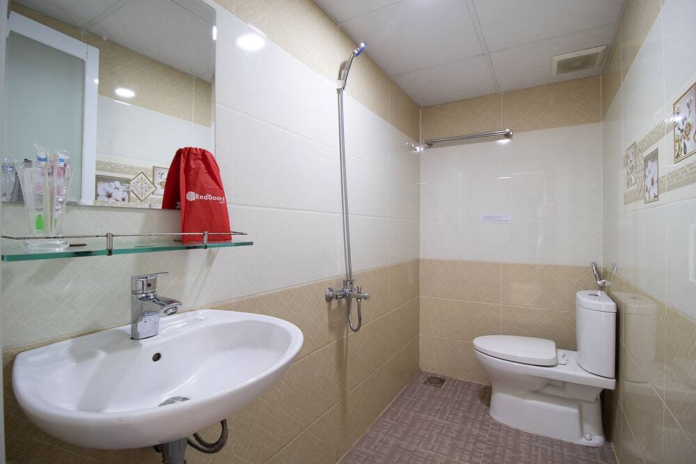 Photo of Bathroom in District 9