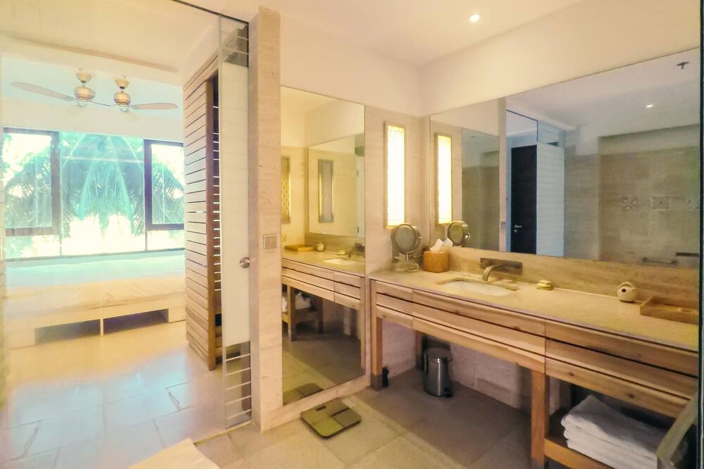 Photo of Bathroom in Ngu Hanh Son
