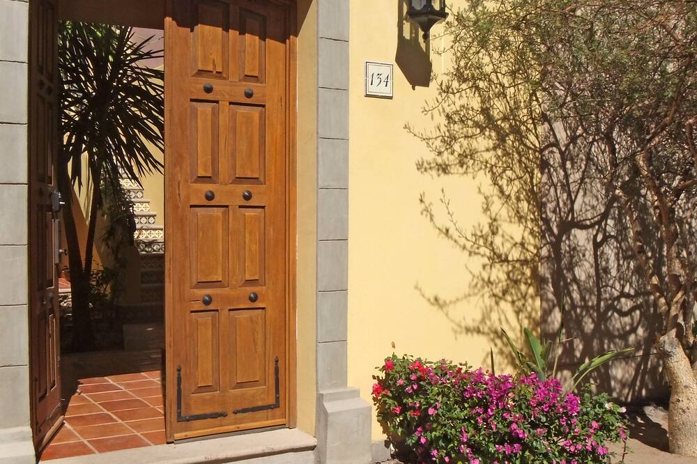 Photo of Outdoor in Nopolo