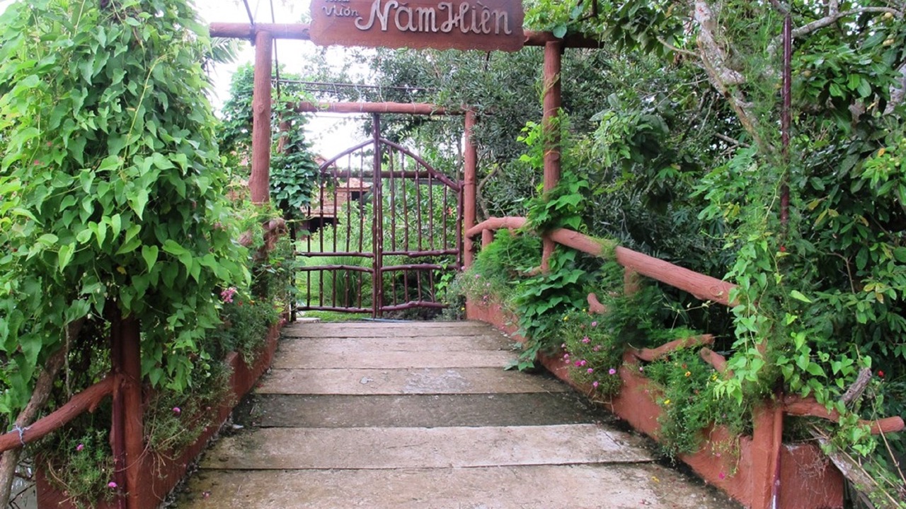 Photo of Others in Cho Lach