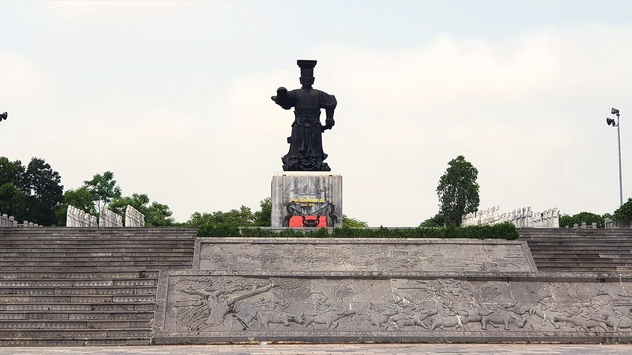 Photo of Others in Hoa Lu