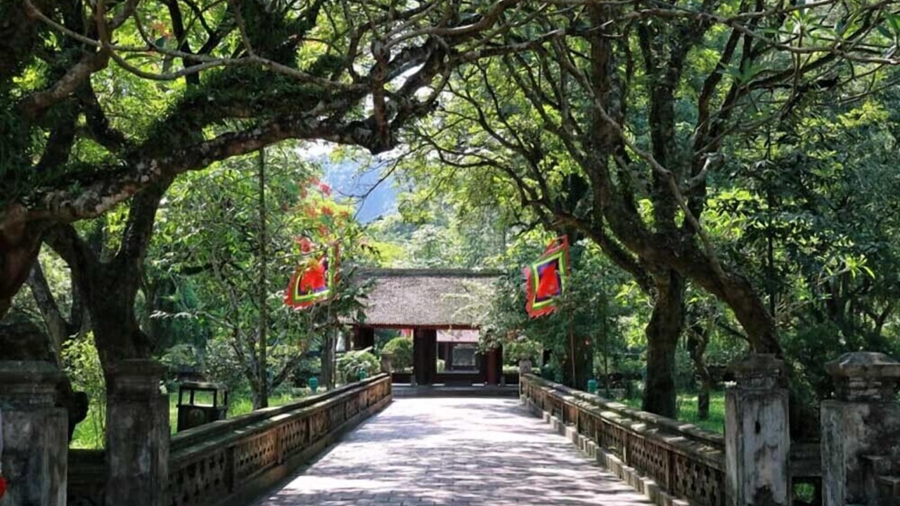 Photo of Others in Hoa Lu
