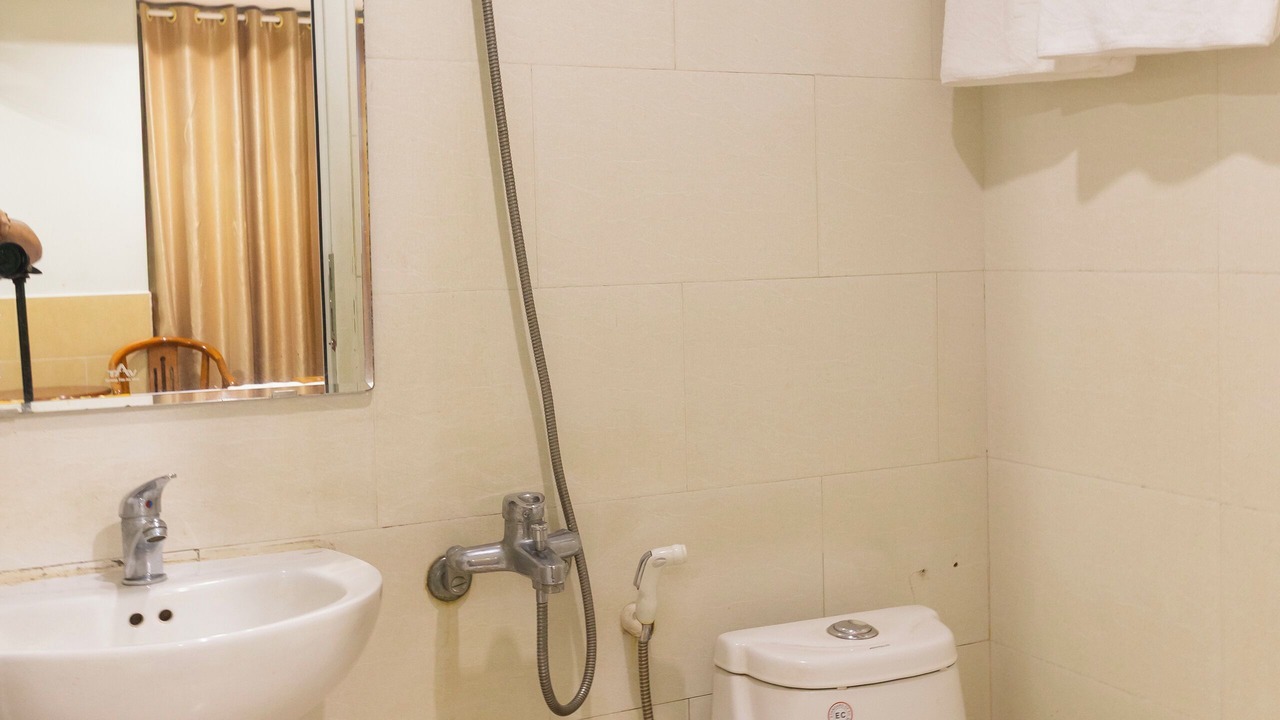 Photo of Bathroom in District 12