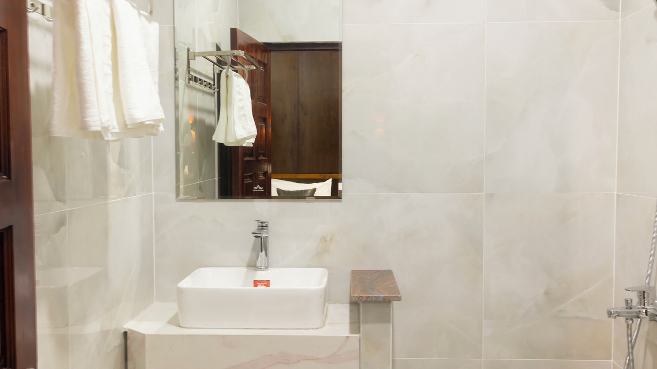 Photo of Bathroom in District 12
