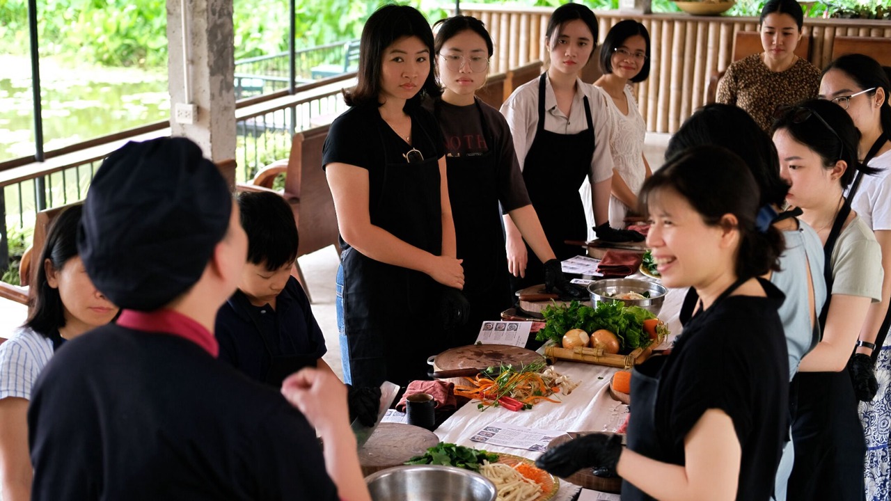 Photo of Others in Hoa Lu