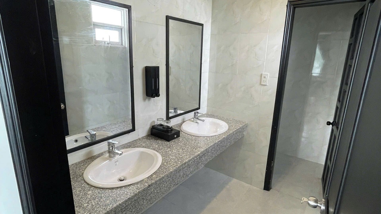 Photo of Bathroom in Hue City Centre
