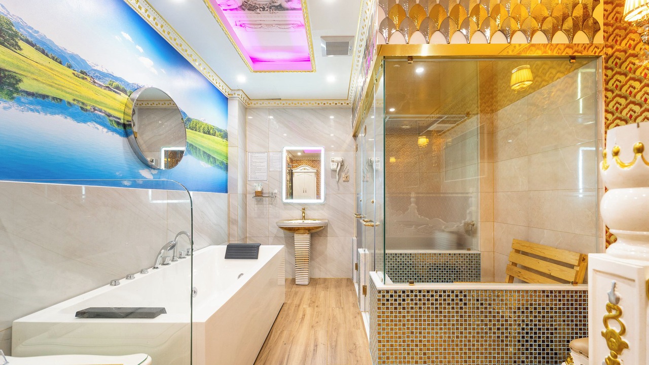 Photo of Bathroom in District 10