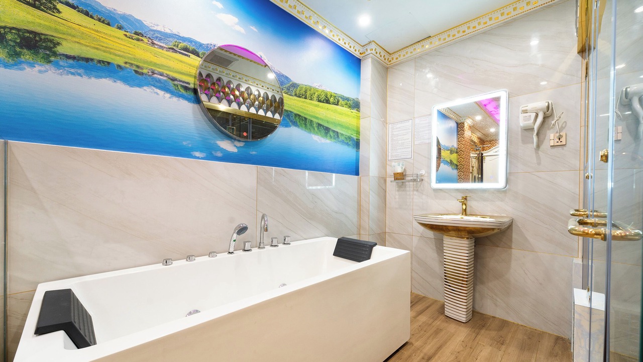 Photo of Bathroom in District 10