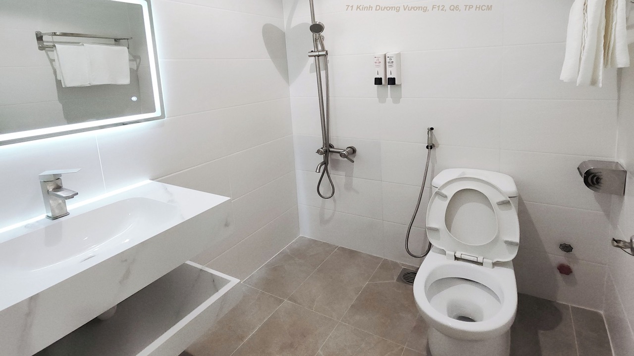 Photo of Bathroom in District 6
