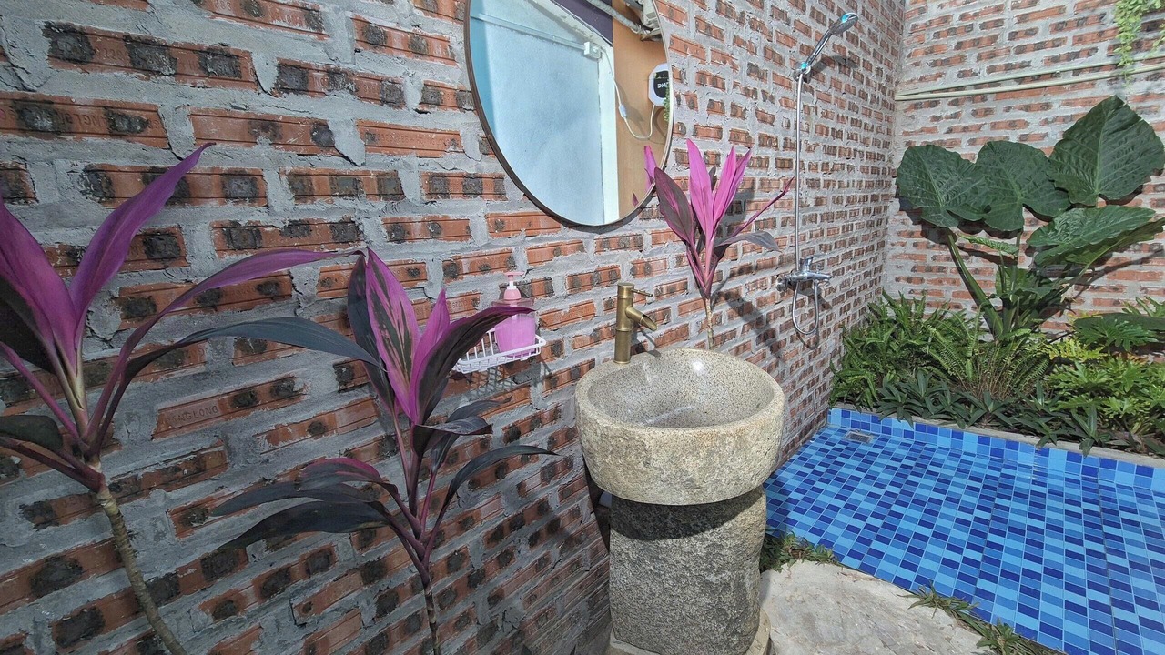 Photo of Others in Hoa Lu