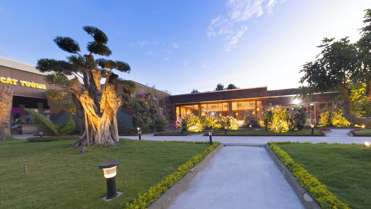 Photo of Outdoor in Nui Sam
