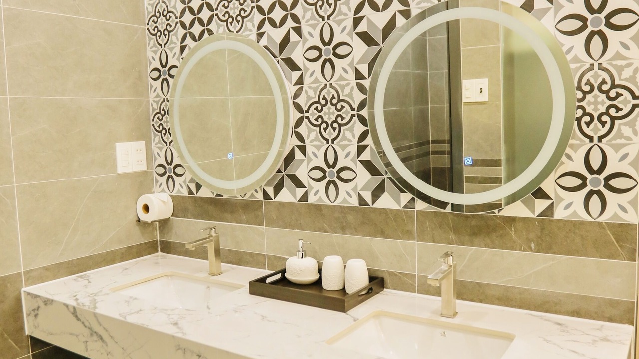 Photo of Bathroom in Old Quarter