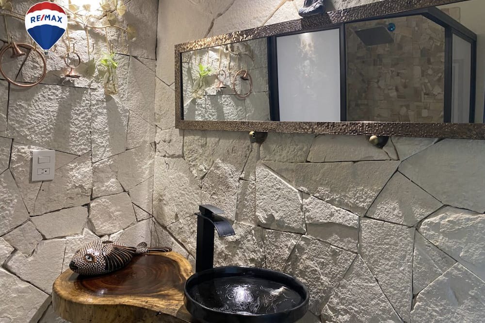 Photo of Bathroom in Centro