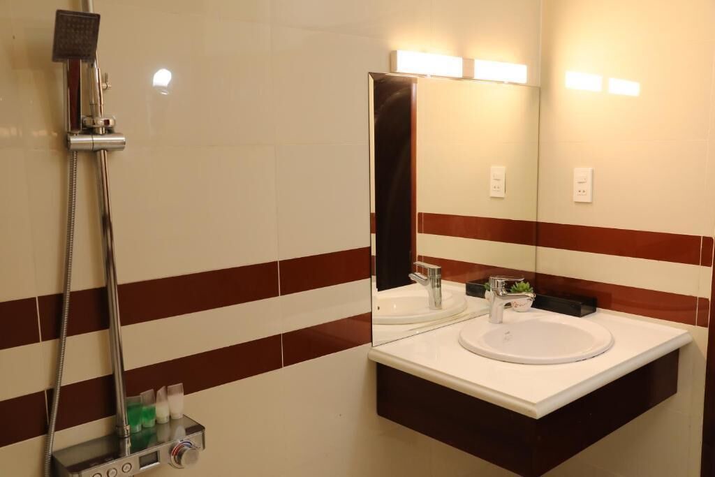 Photo of Bathroom in District 9