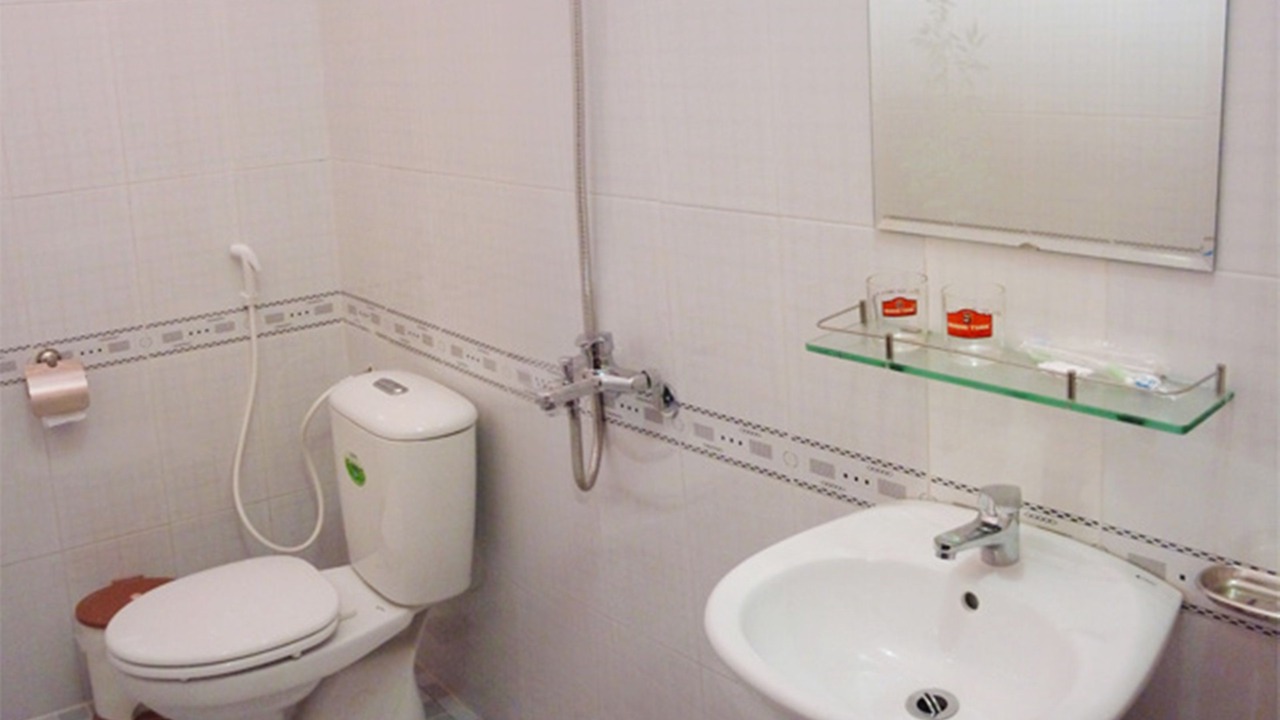 Photo of Bathroom in East Ham Tien Beach