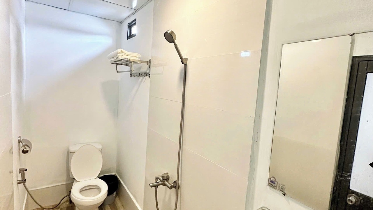 Photo of Bathroom in Khu 6