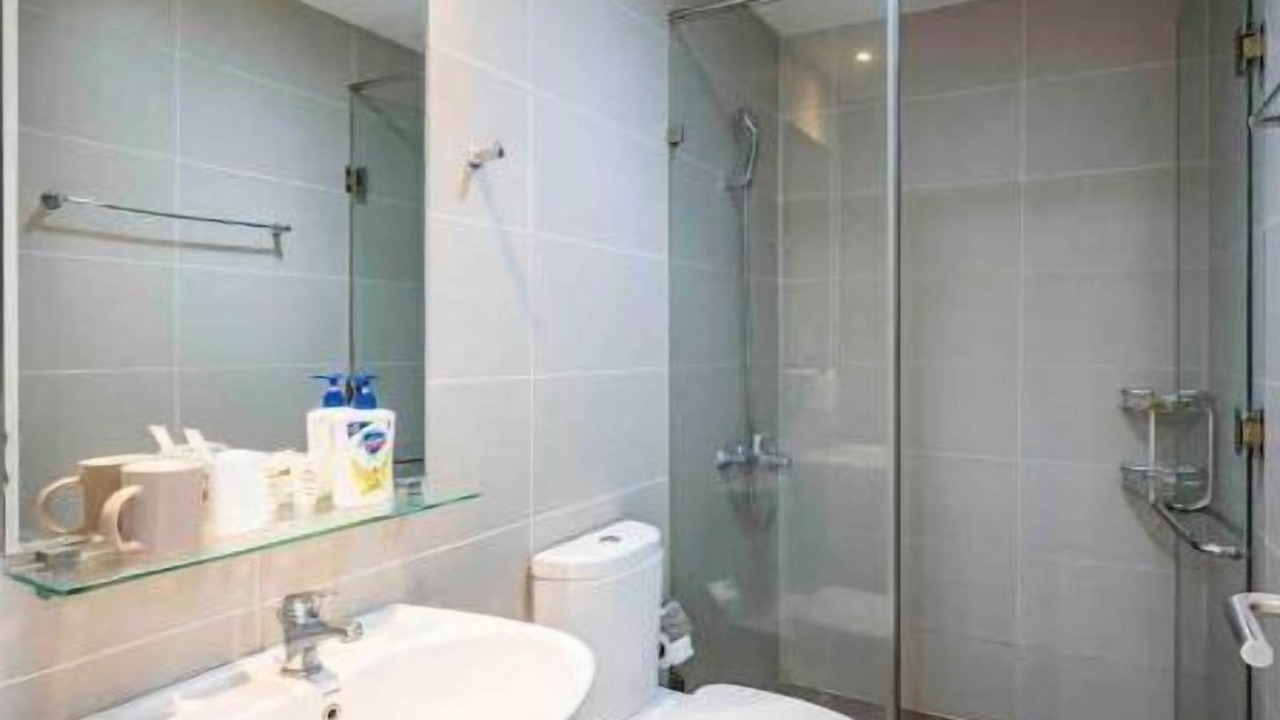 Photo of Bathroom in District 9