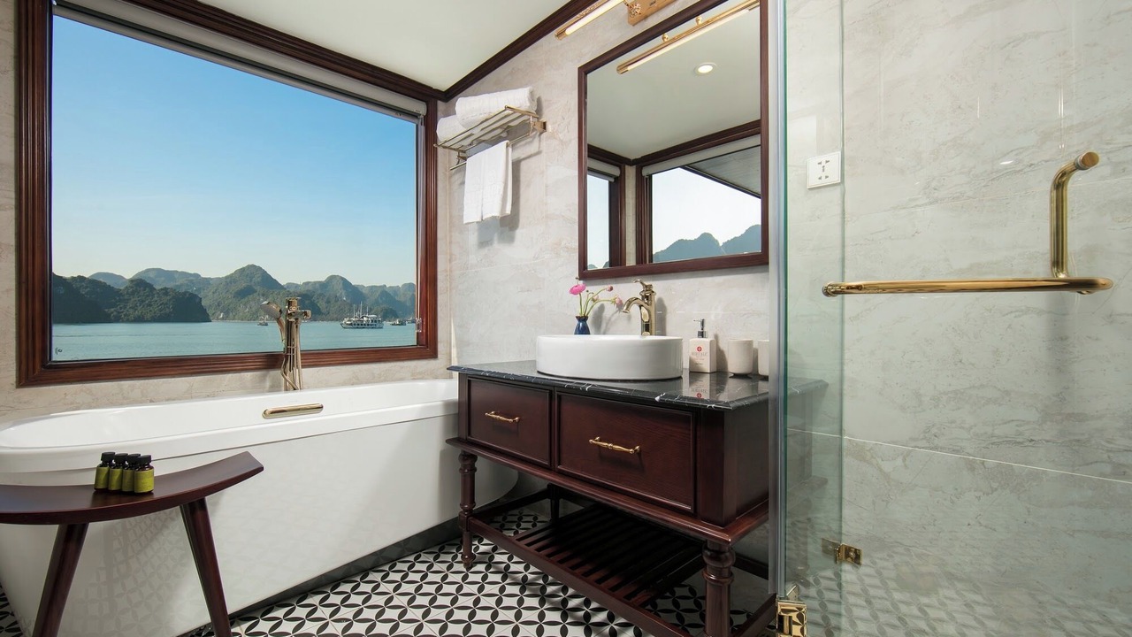 Photo of Bathroom in Tay Ho