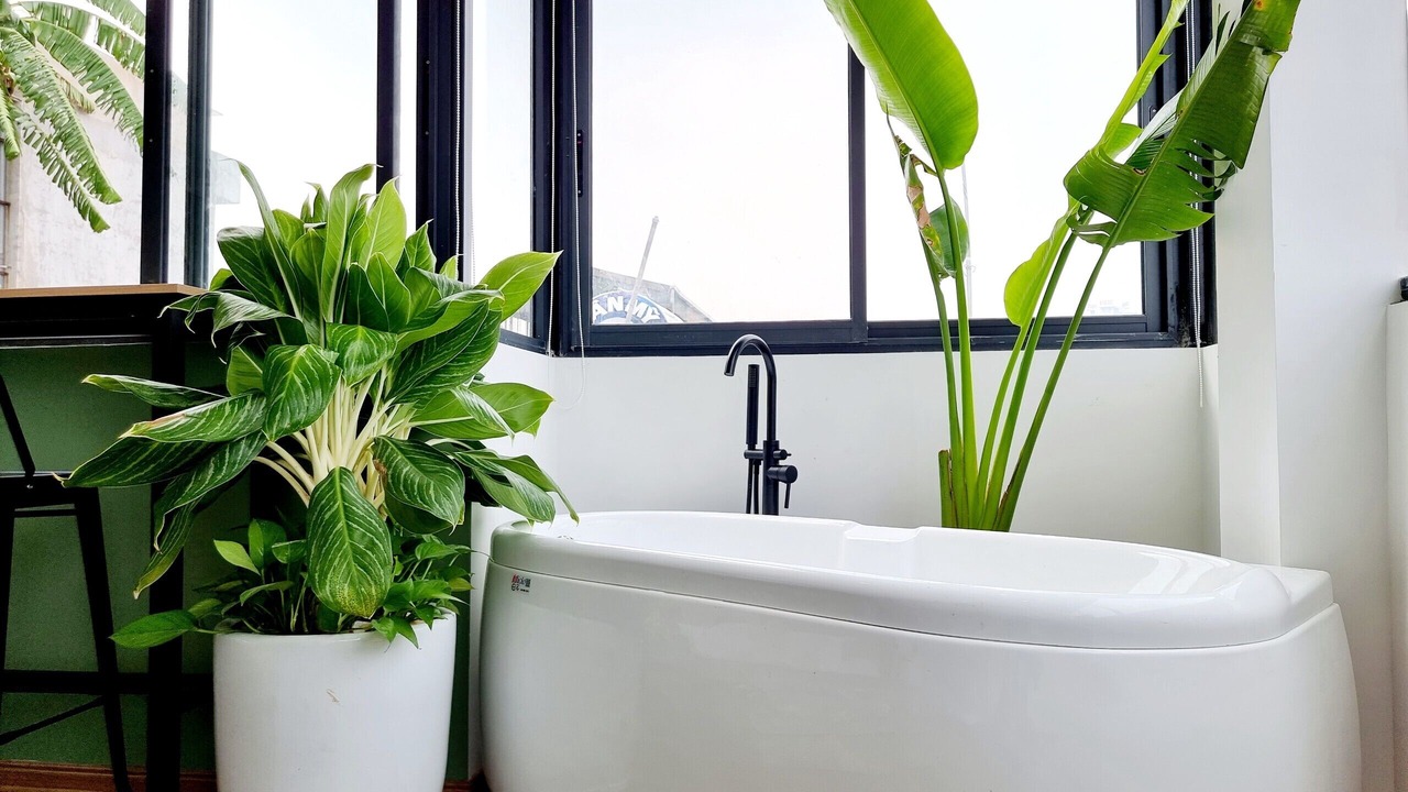 Photo of Bathroom in Trung Hoa Nhan Chinh