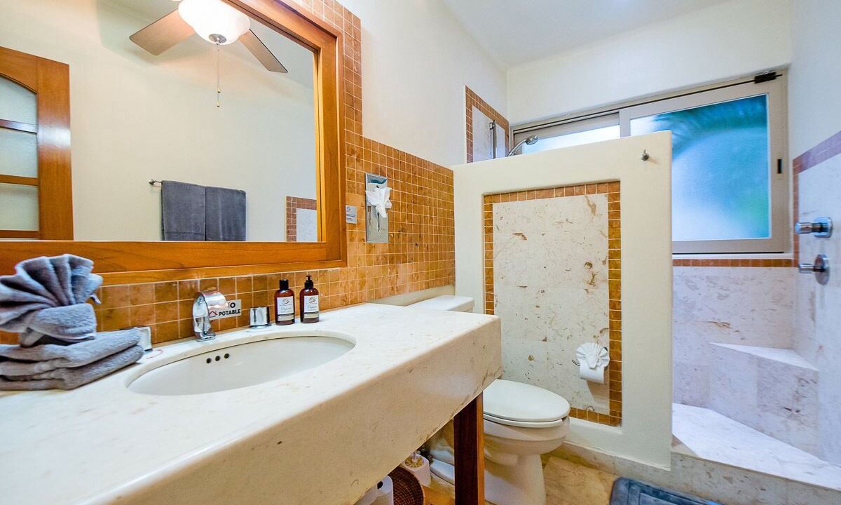 Photo of Bathroom in Playacar Fase I