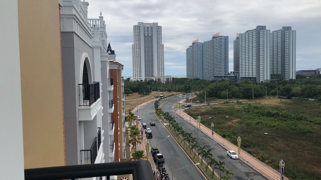 Photo of Patio Balcony in Na Kluea