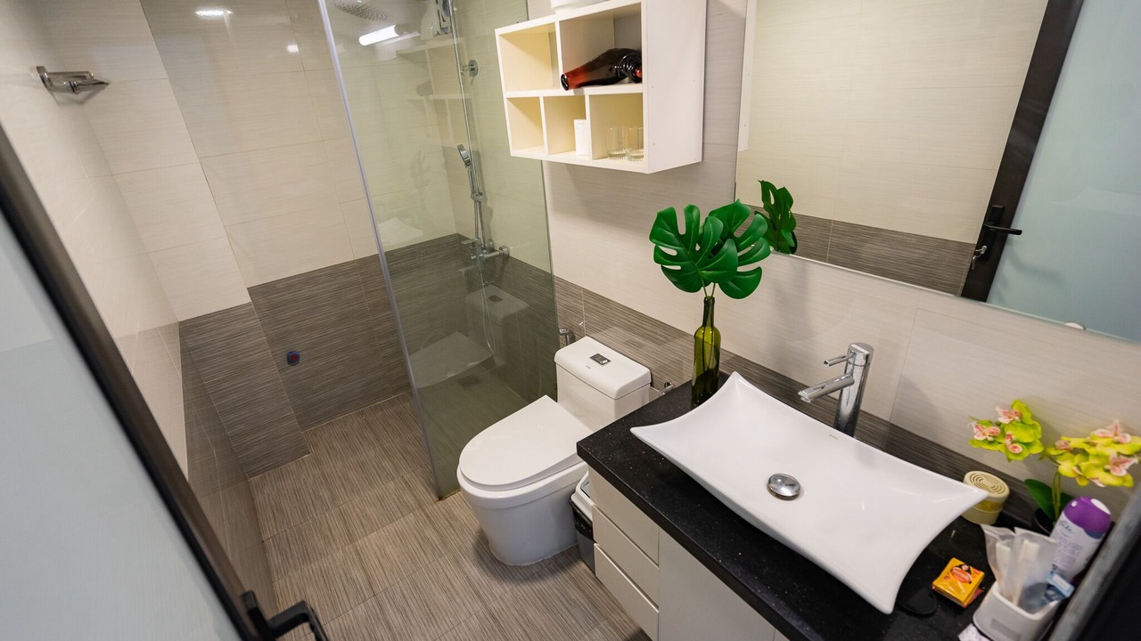 Photo of Bathroom in Tay Ho