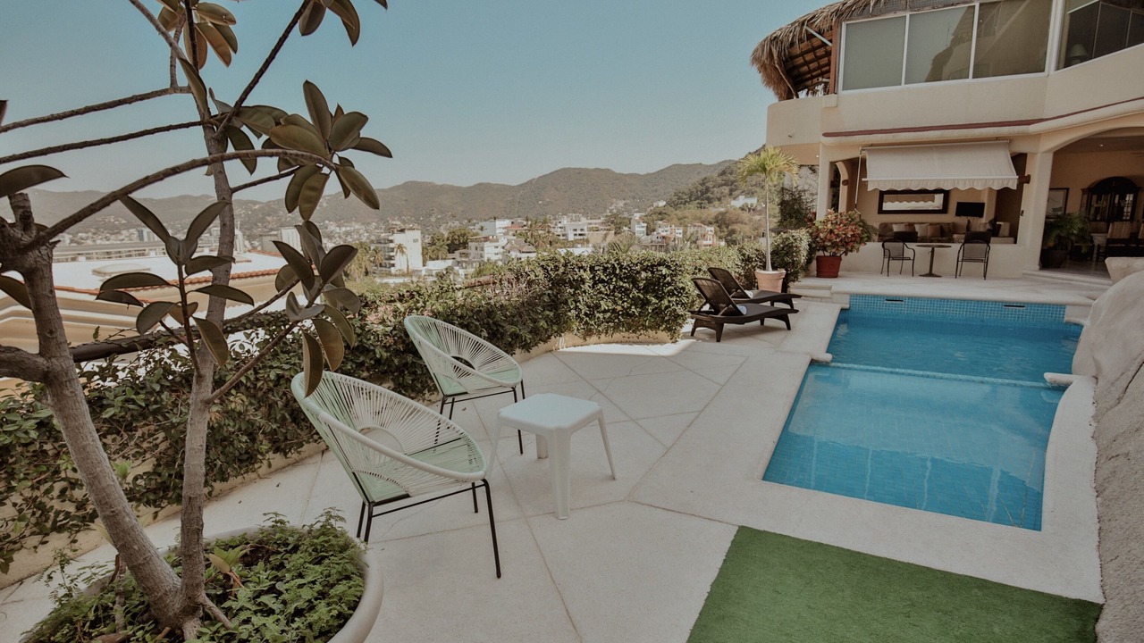 Photo of Patio Balcony in Las Brisas