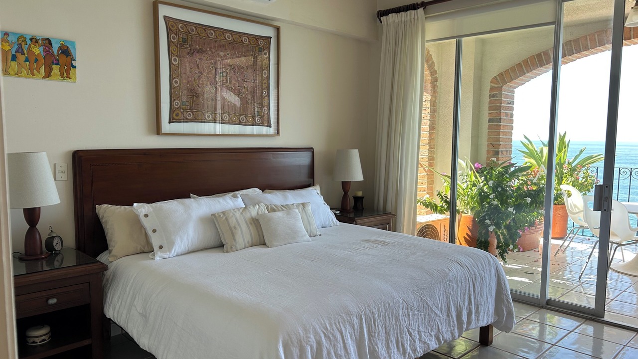 Photo of Bedroom in South Shore Hotel Area