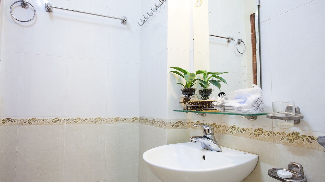 Photo of Bathroom in Tay Ho