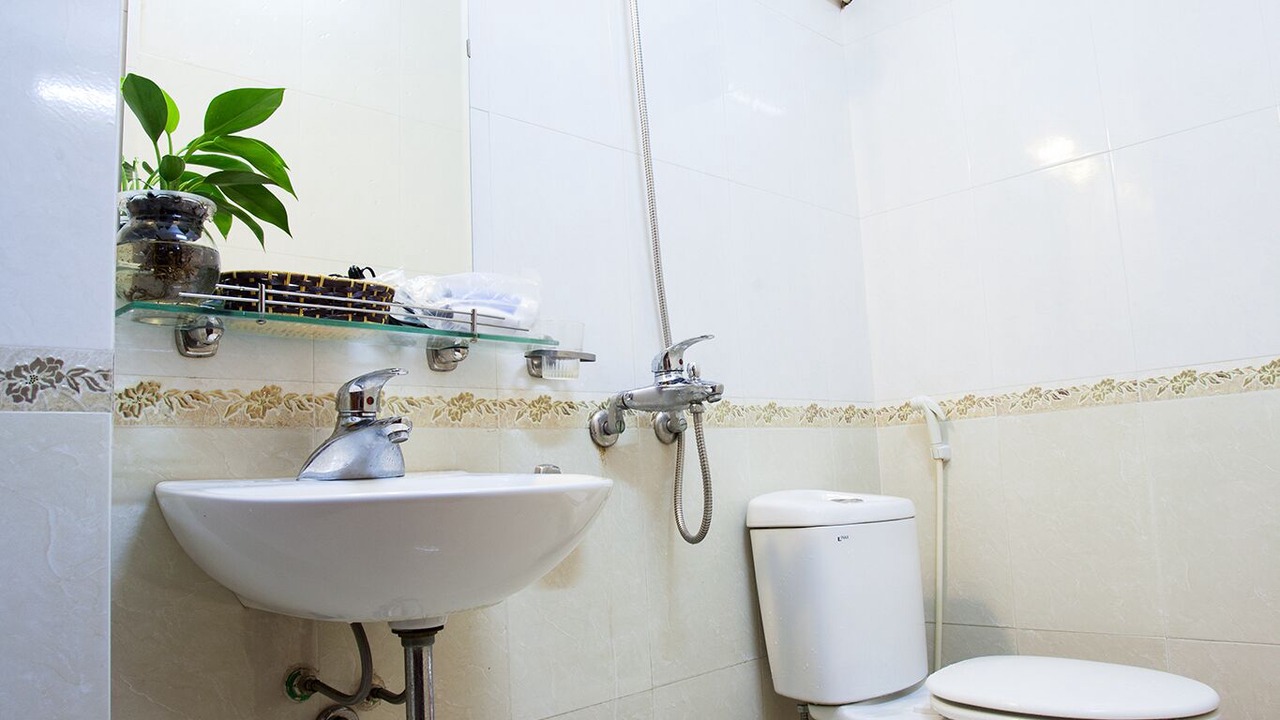 Photo of Bathroom in Tay Ho