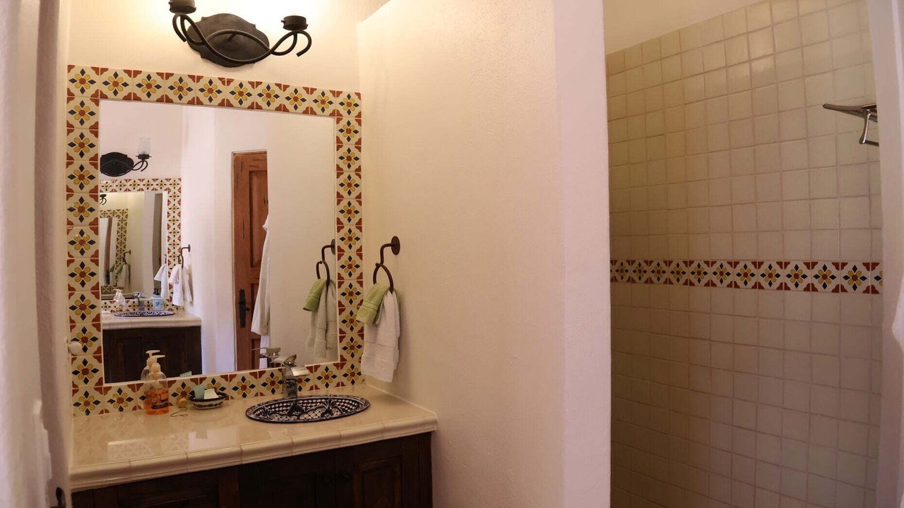 Photo of Bathroom in Nopolo