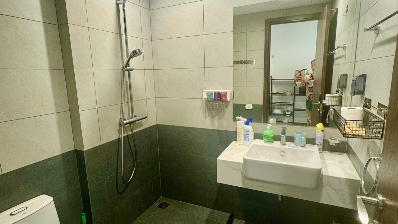Photo of Bathroom in District 9