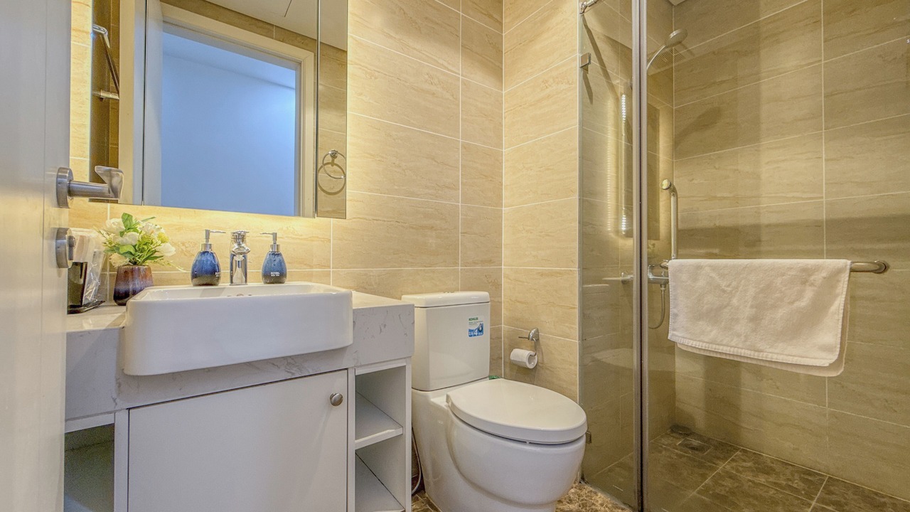Photo of Bathroom in Trung Hoa Nhan Chinh