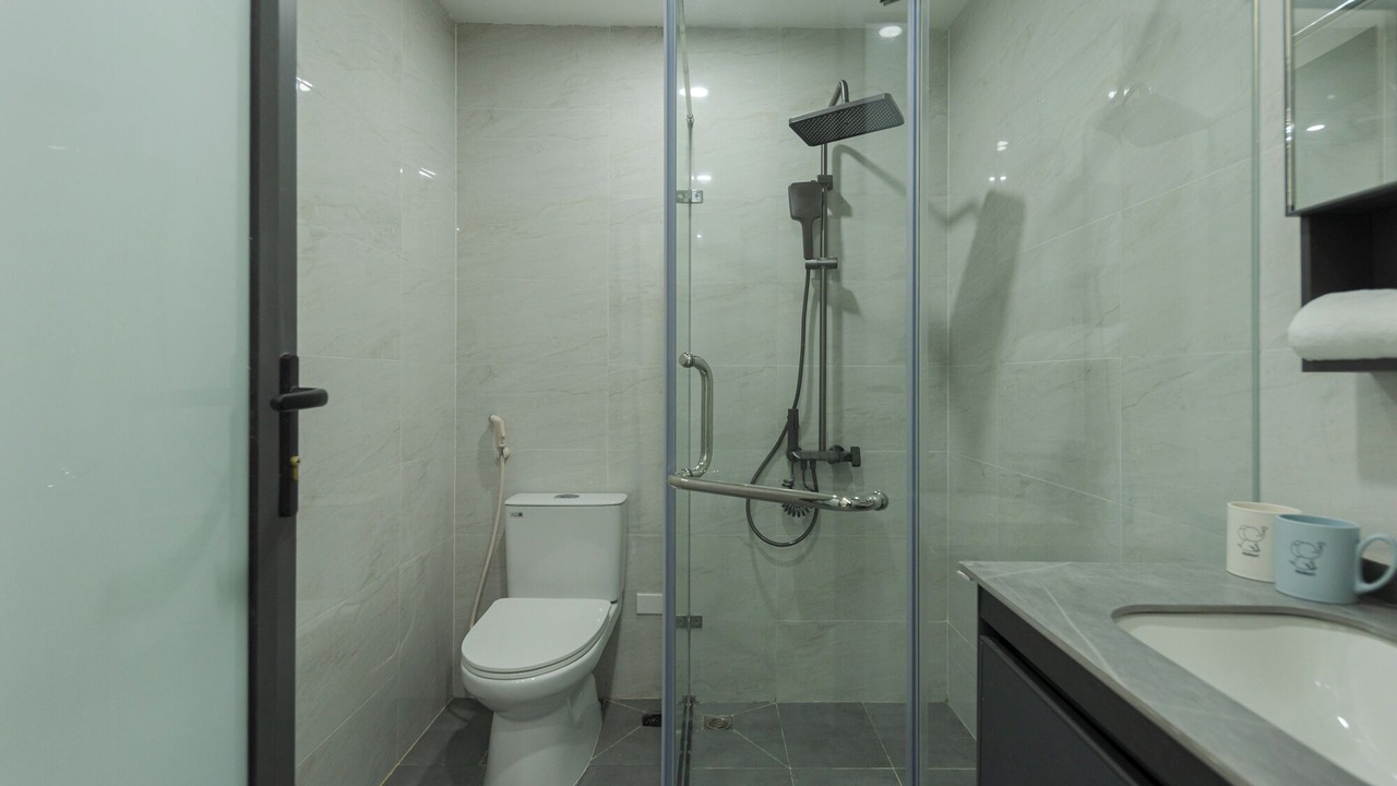 Photo of Bathroom in Tay Ho