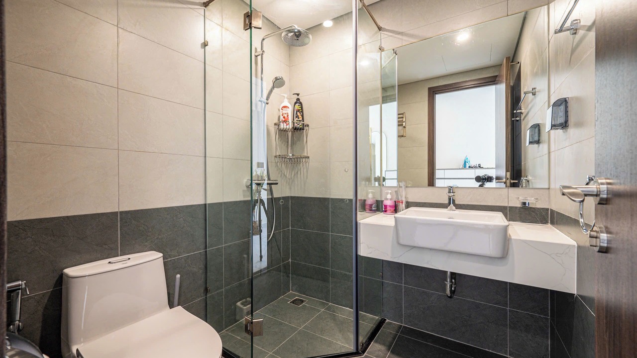 Photo of Bathroom in District 9