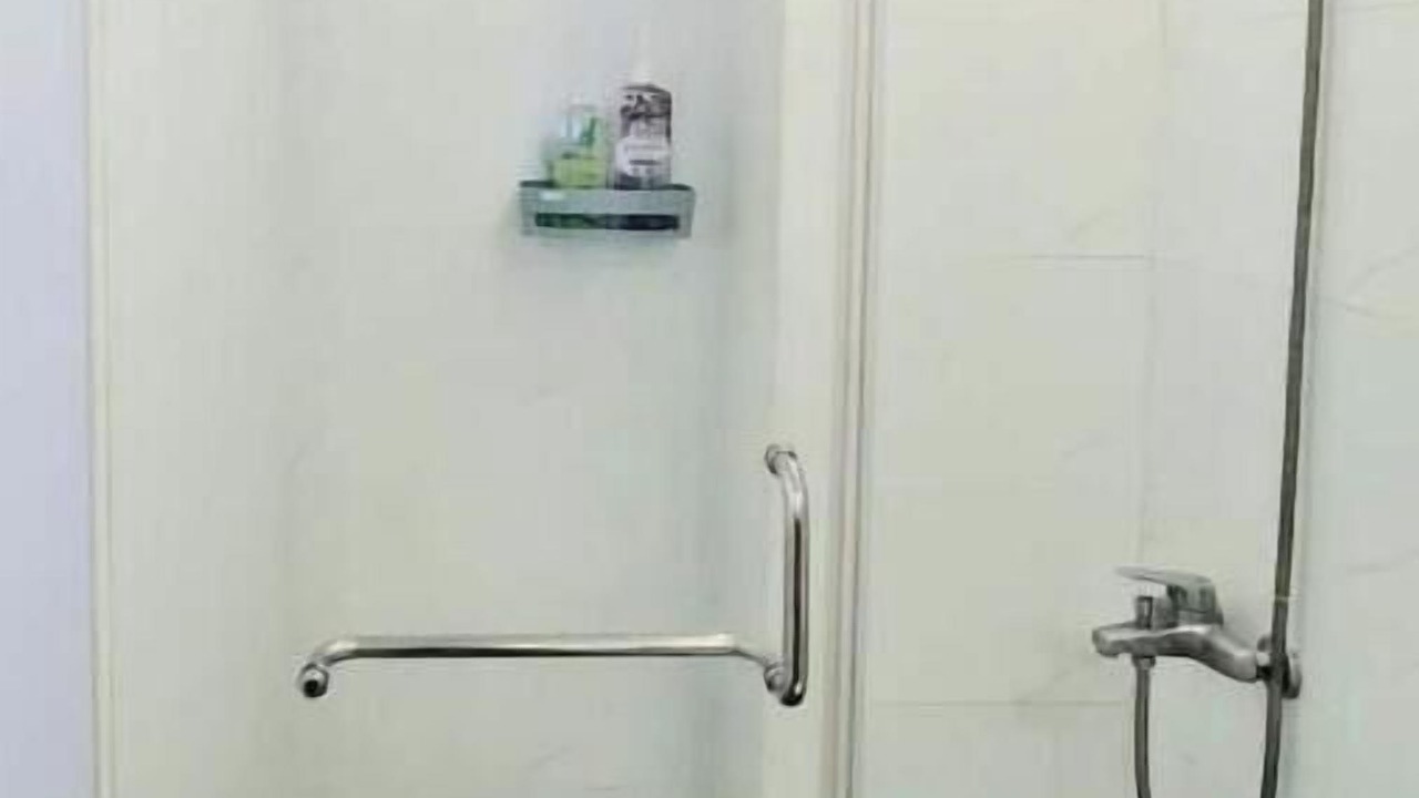 Photo of Bathroom in District 11