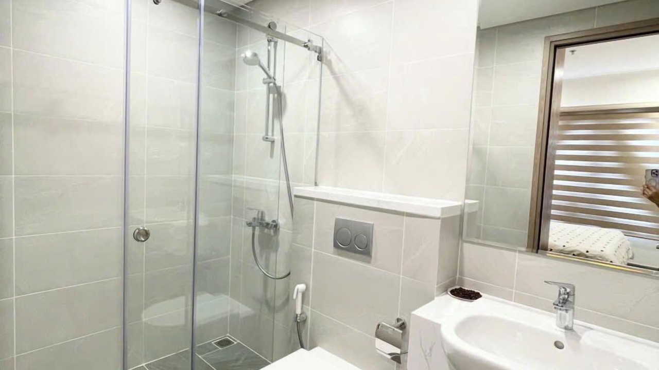 Photo of Bathroom in District 9