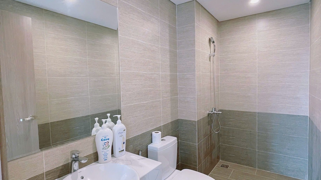 Photo of Bathroom in District 9