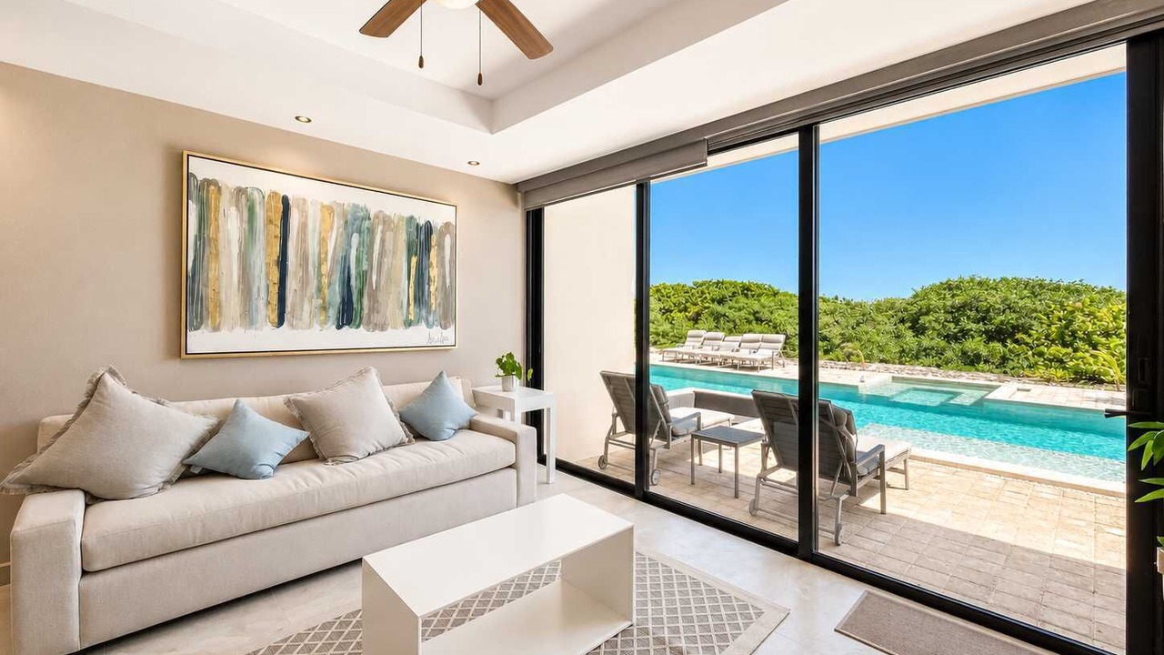 Photo of Livingroom in Salinas
