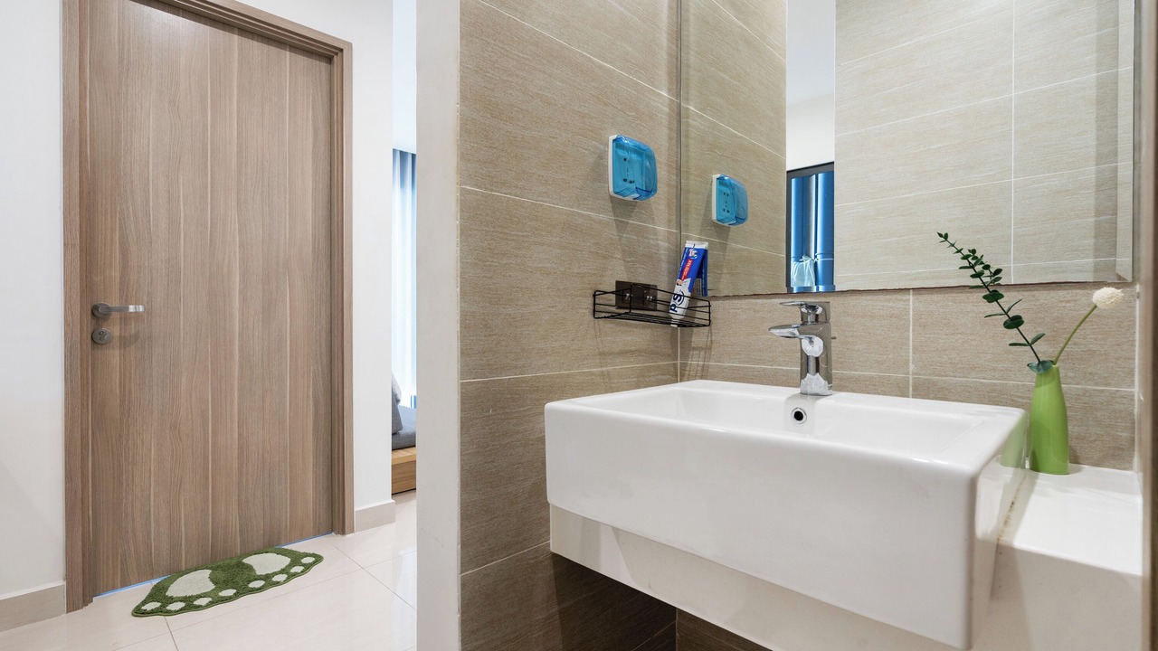 Photo of Bathroom in District 9