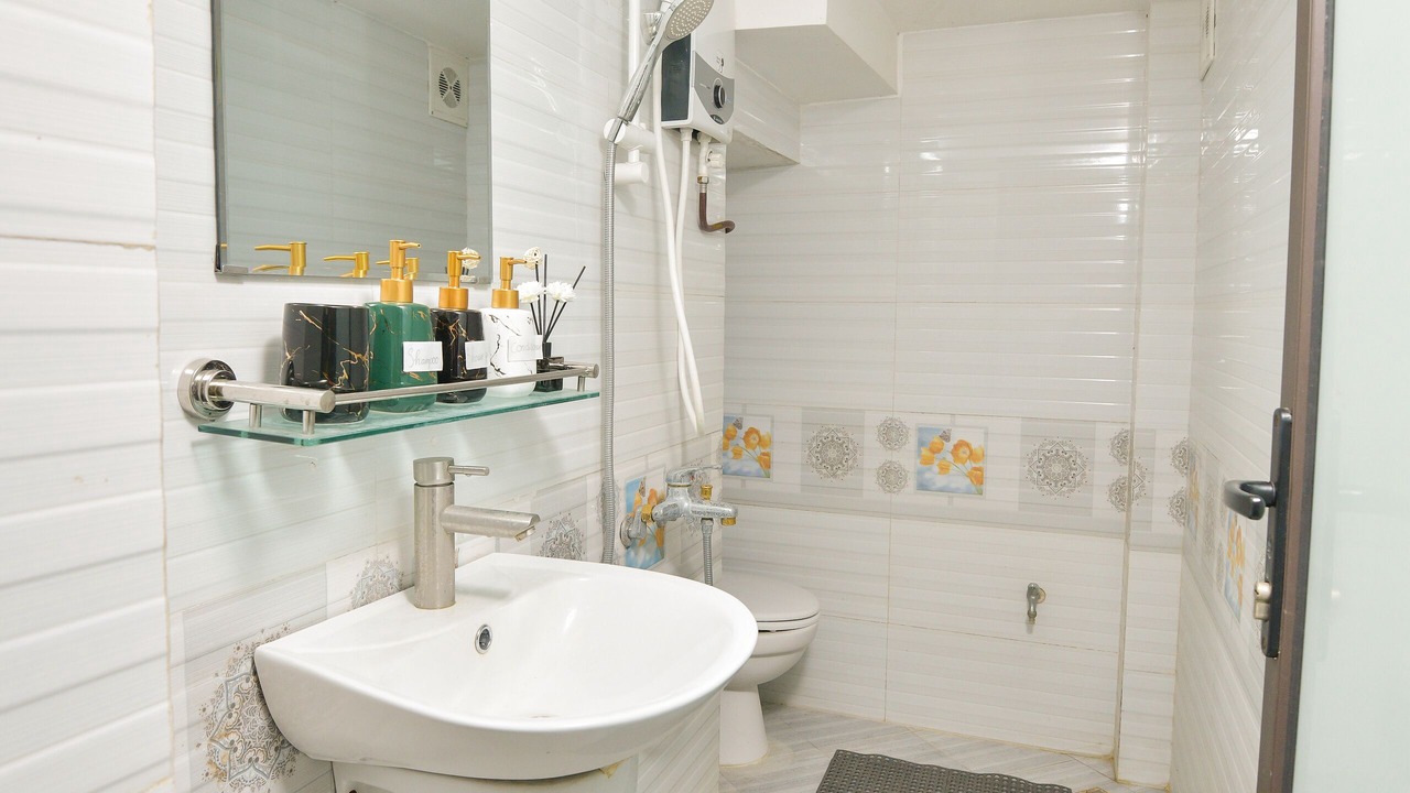 Photo of Bathroom in Old Quarter