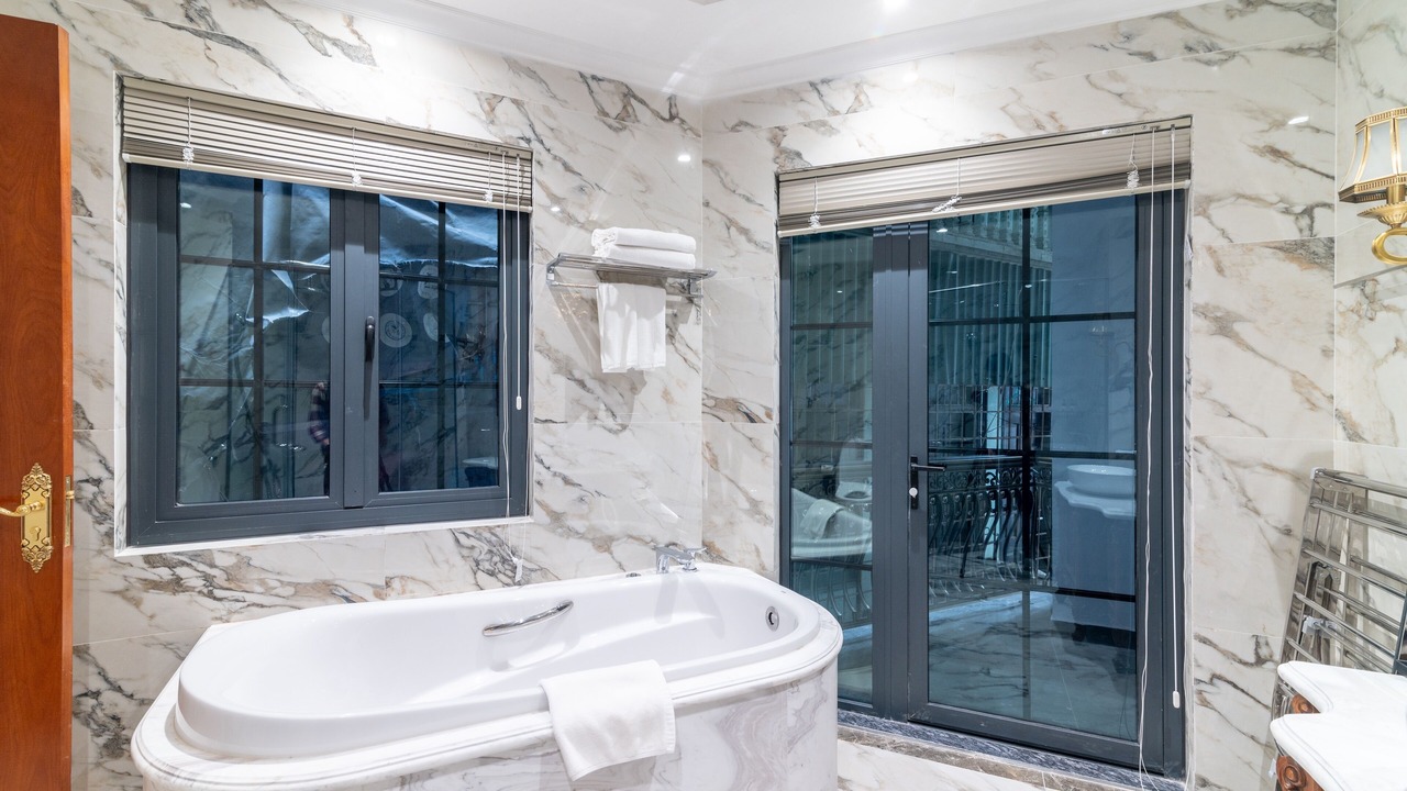Photo of Bathroom in Tay Ho