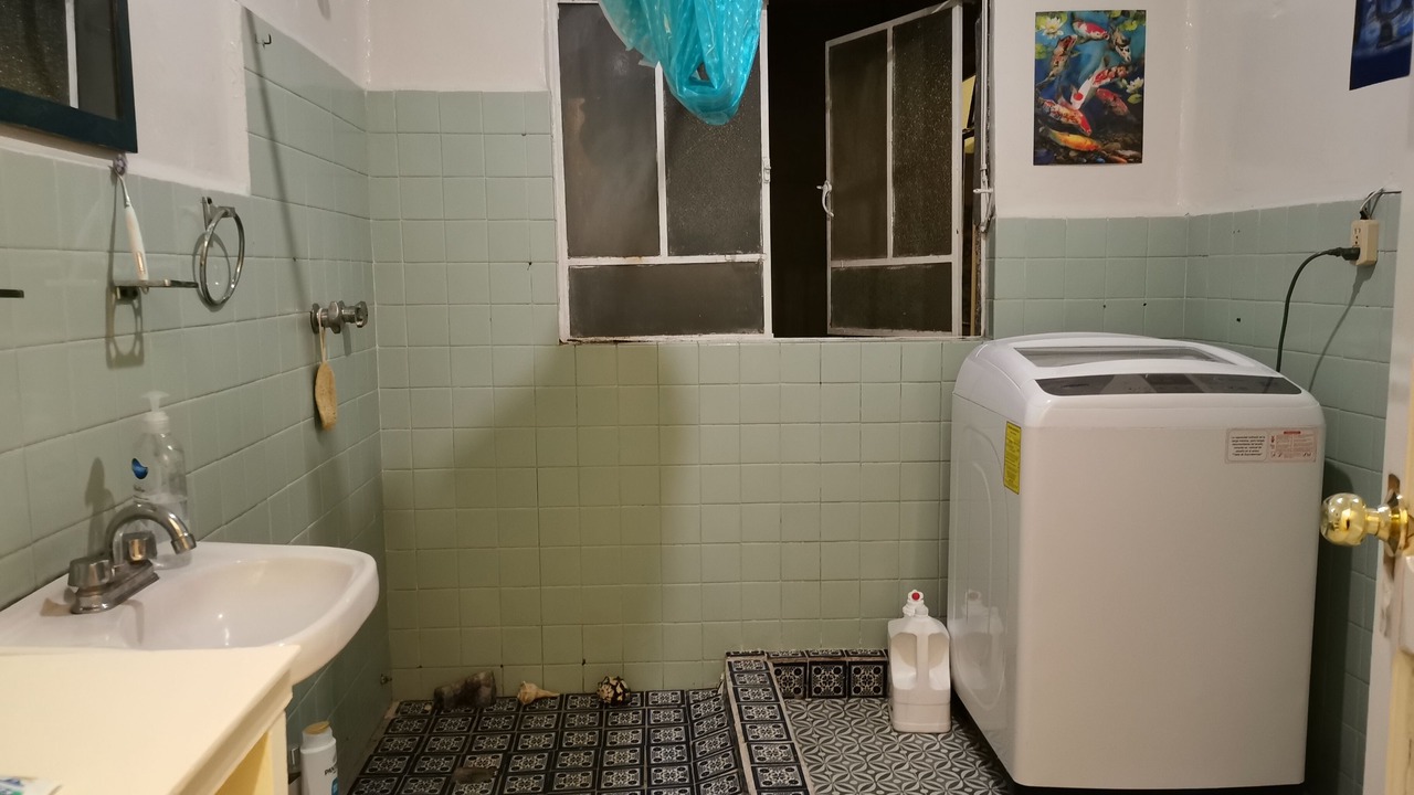 Photo of Bathroom in Del Valle