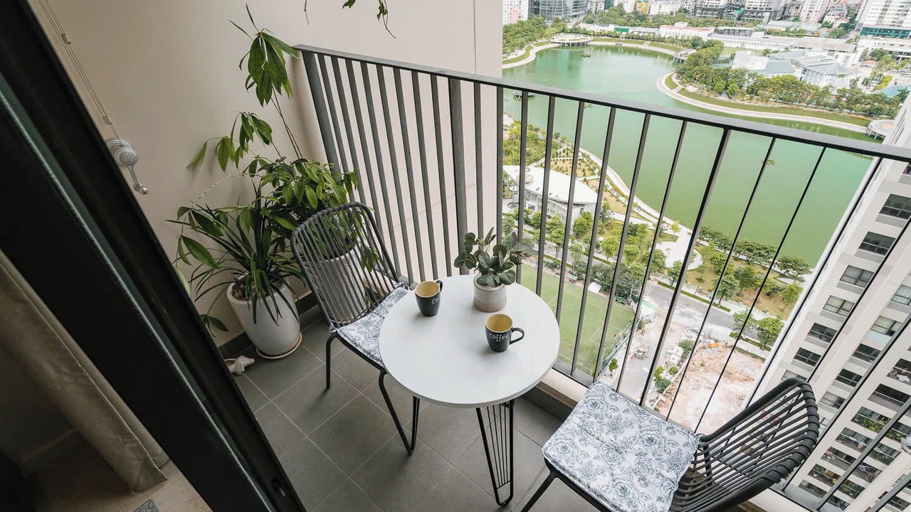 Photo of Patio Balcony in Trung Hoa Nhan Chinh
