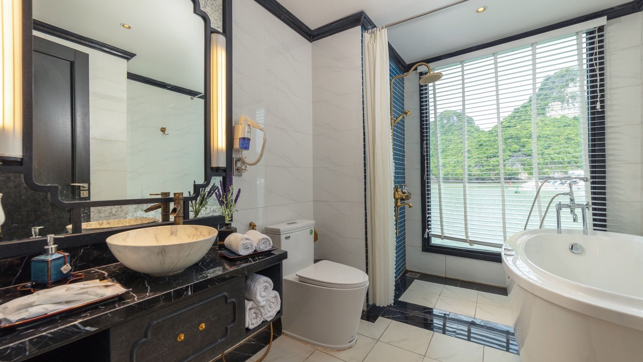 Photo of Bathroom in Ha Long