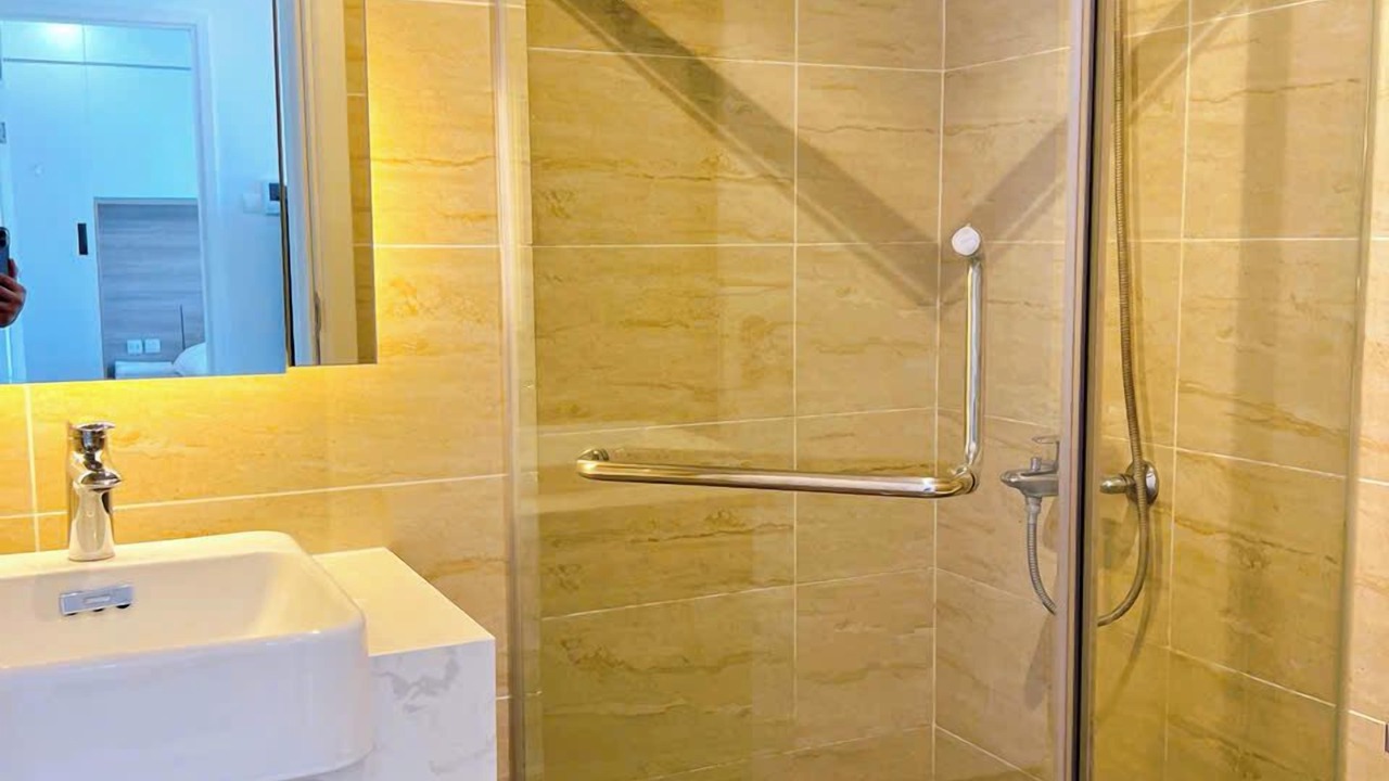 Photo of Bathroom in Trung Hoa Nhan Chinh