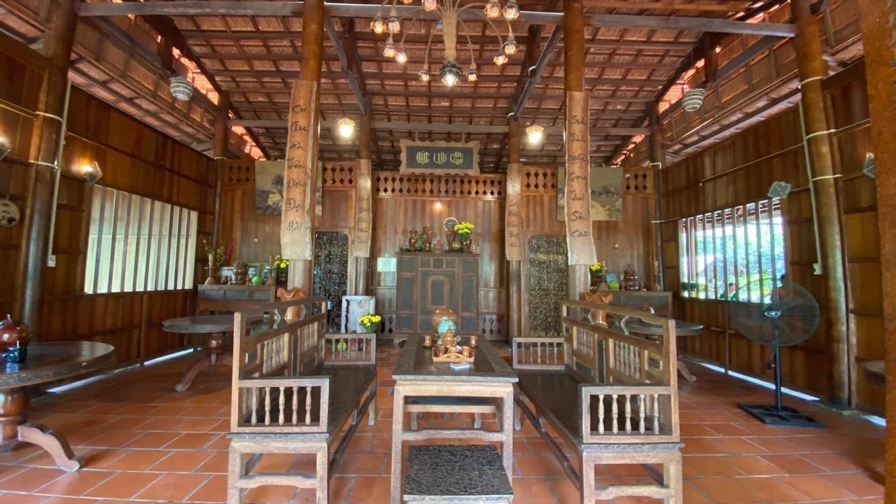 Photo of Others in Long Ho