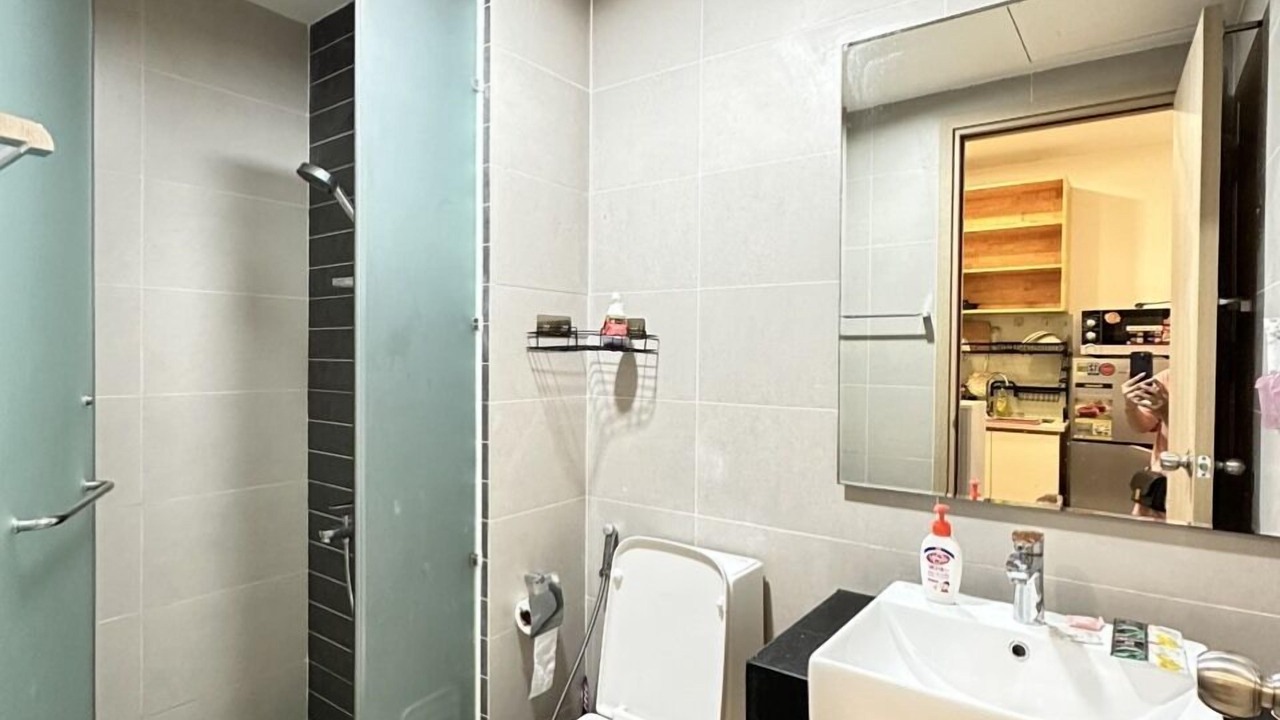 Photo of Bathroom in District 9