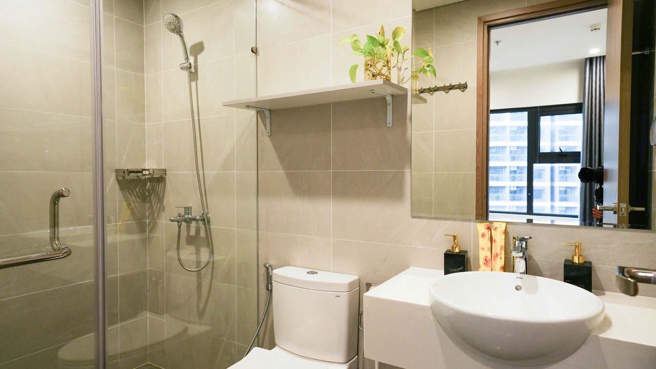 Photo of Bathroom in District 9